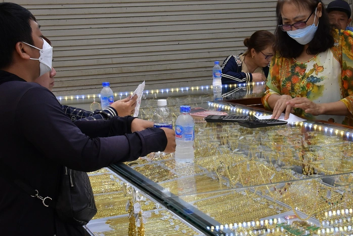 Giá vàng hôm nay 12-2: Bật tăng trở lại